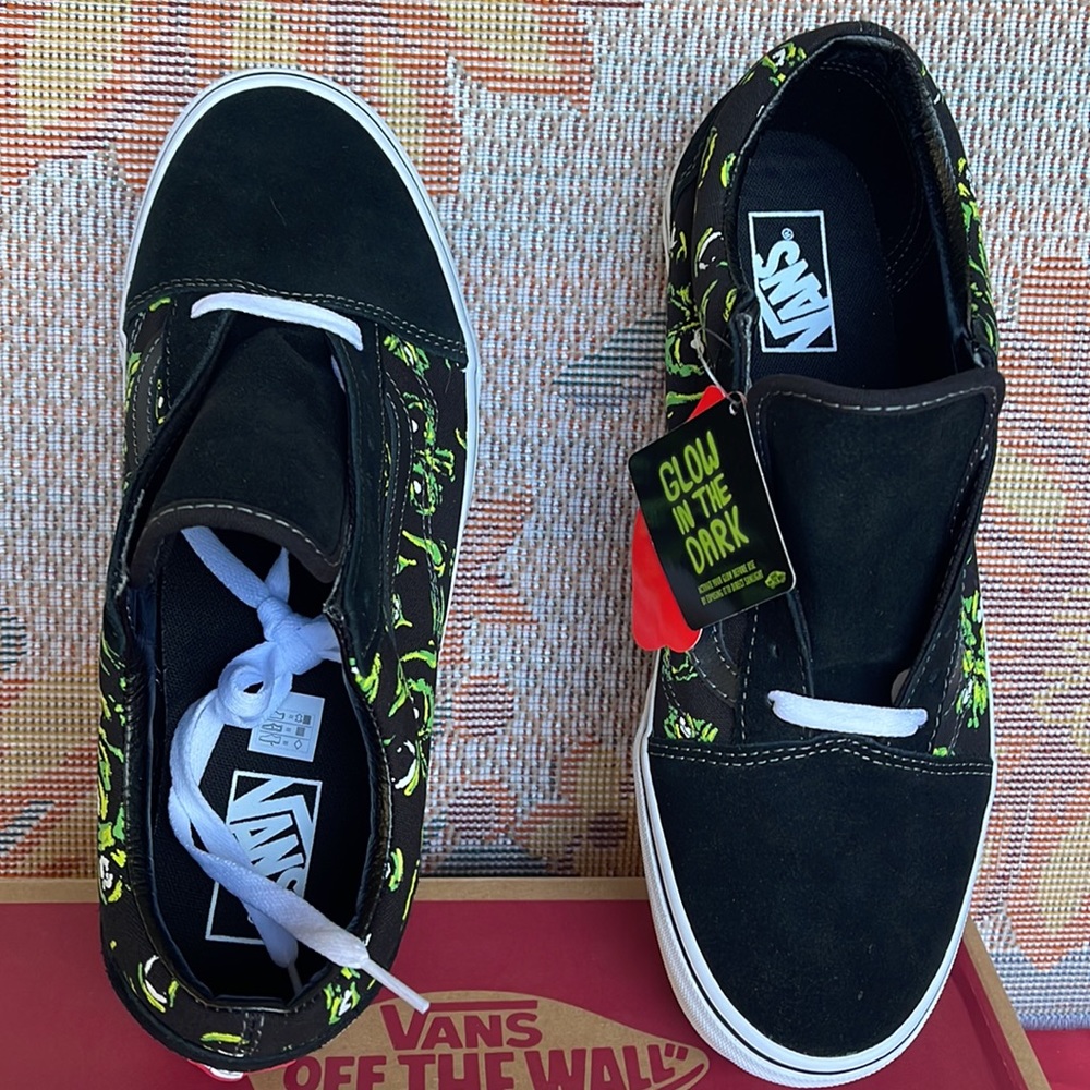 Vans Men’s Old Skool
Eyes in The Dark Black/Multi 
VN0A4BW2BML
Sneakers - Picture 13 of 16